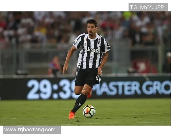 足球明星女装大揭秘高清图片欣赏让你大开眼界的时尚风格展示