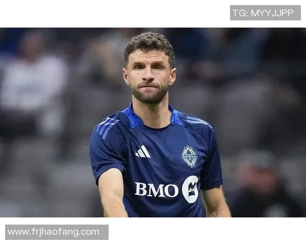 足球明星挑战球门极限技术视频展现精彩瞬间与惊艳进球技巧